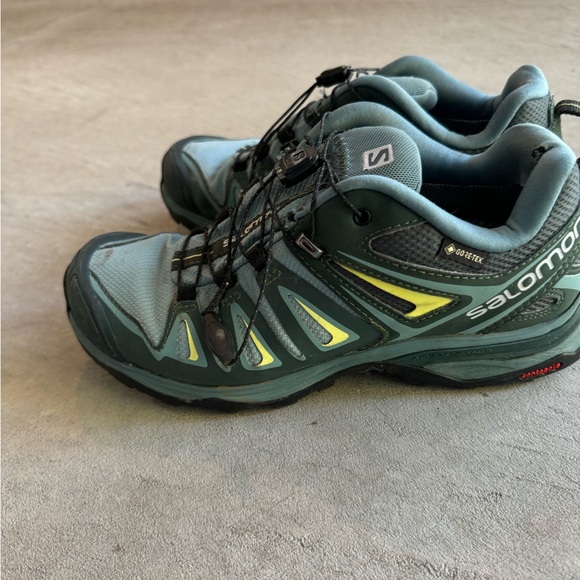 Gore-Tex Solomon Running Hiking Shoes - Picture 6 of 7
